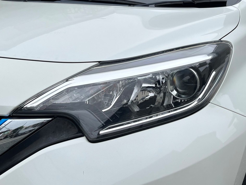 ヘッドライトのくすみ除去